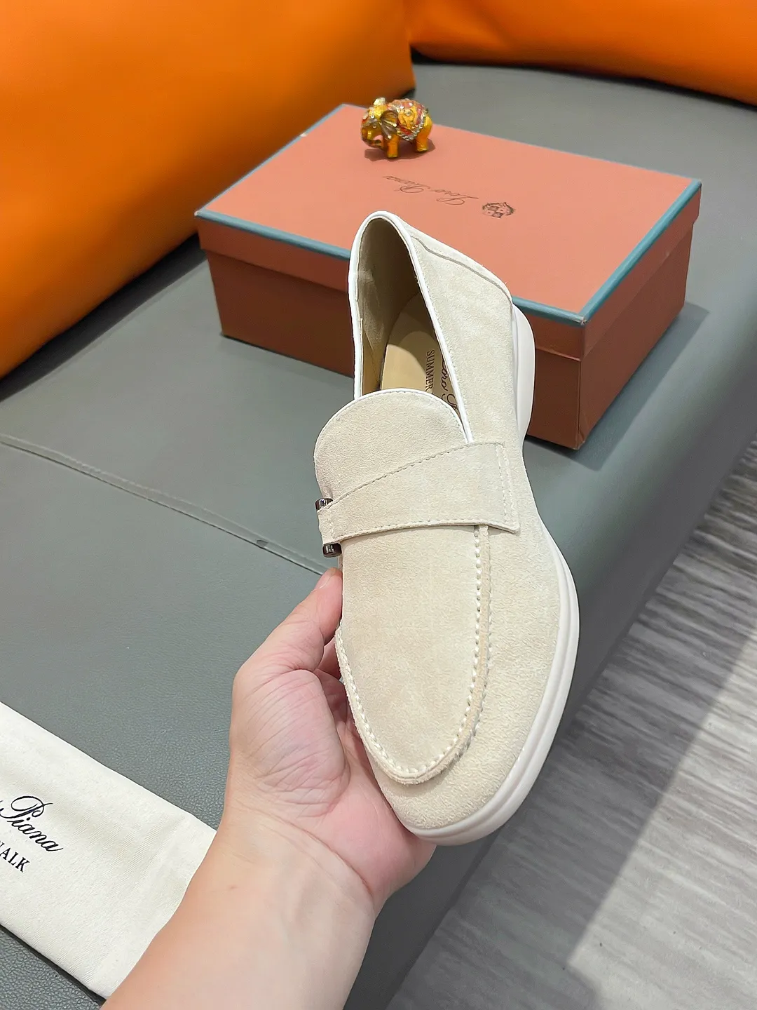 Men's shoes LORO PIANA "LP" P420 Regular size: 38-44 (casual shoes) Product materials: Selected high-mercerized suede upper, comfortable sheepskin lining; original outsole.